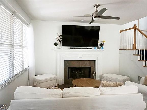 2nd image of 85 Hammock Pl SE