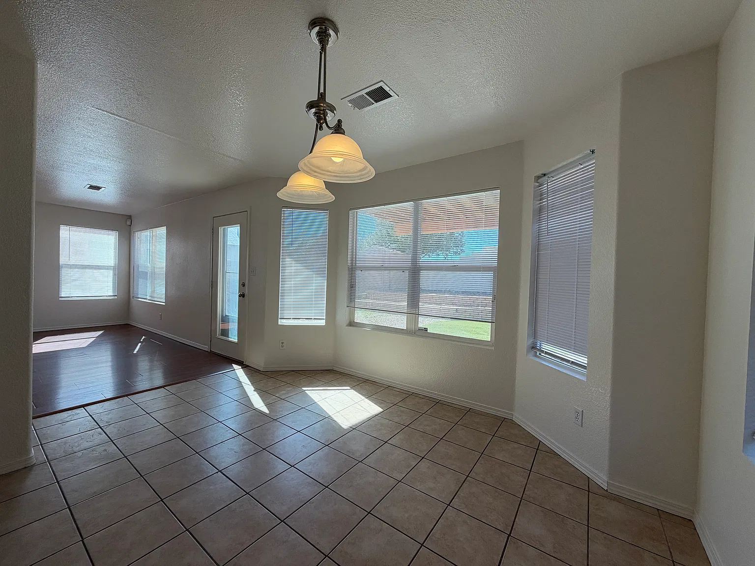 4 bed, 1680 sqft, $2,300 — Photo 4
