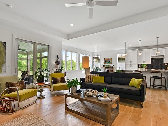 2nd image of 9024 Royal Oaks Cir