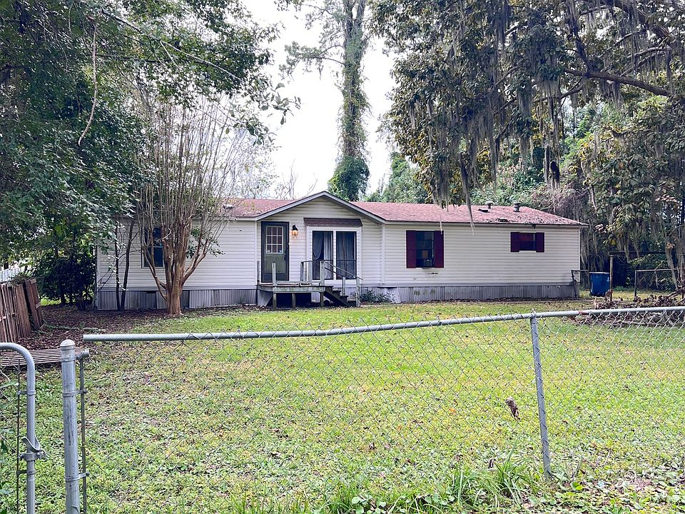 1st image of 204 Rosewood Dr