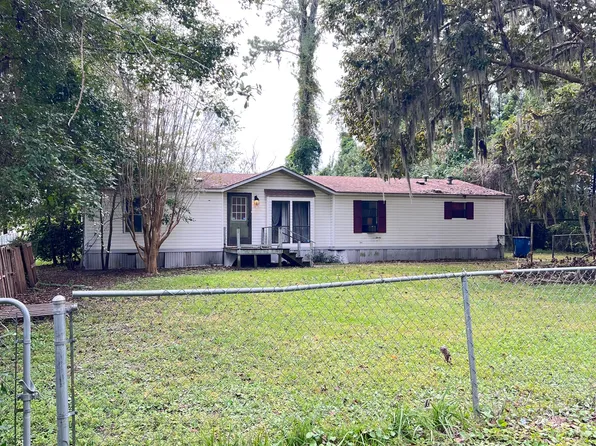 204 Rosewood Dr, Brunswick, GA 31525