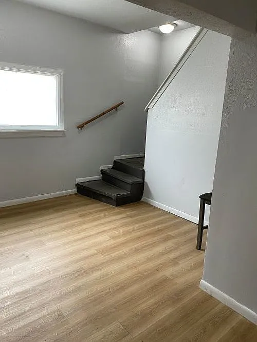 5 bed, 1040 sqft, $2,500 — Photo 4
