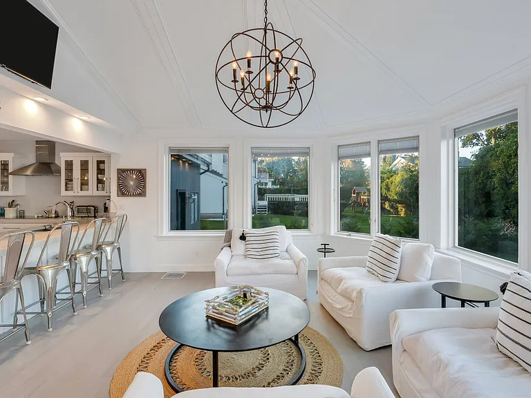 1055 Bay Home Rd — Photo 12