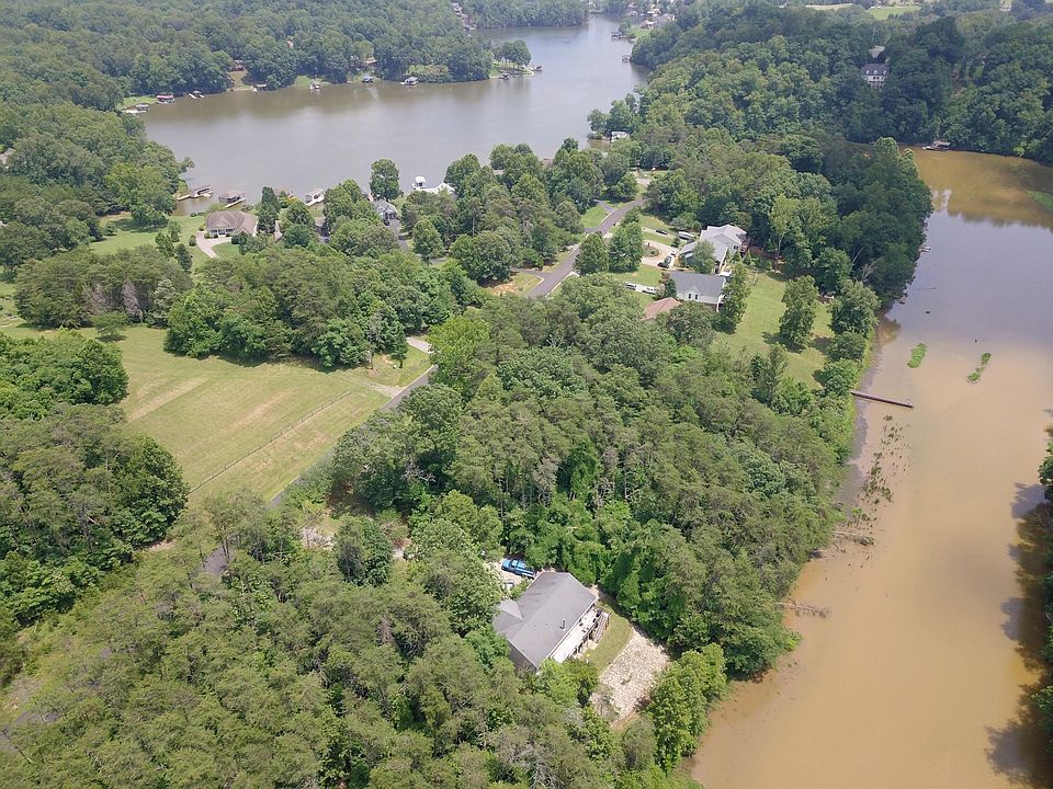 1st image of 6 Inlet Dr