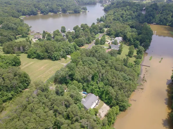 6 Inlet Dr, Wirtz, VA 24184
