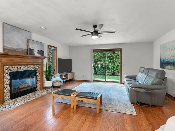 4th image of 1118 Lori Ln