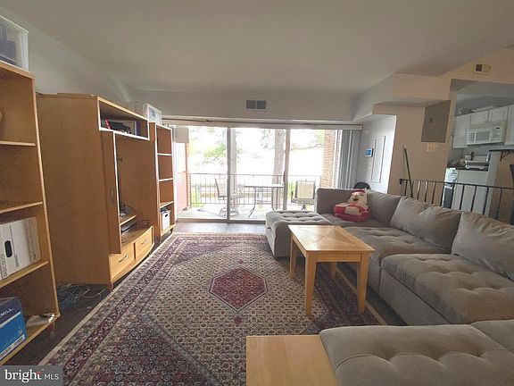 4th image of 4709 Tecumseh St APT 202