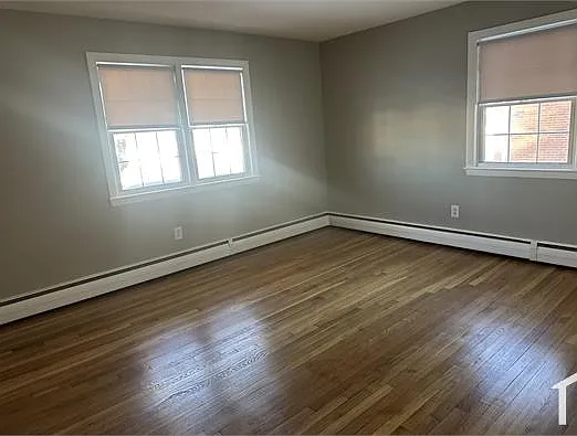 2 bed, 700 sqft, $2,400 — Photo 3