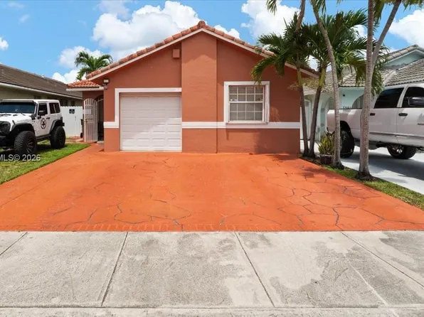 7568 W 4th Ct, Hialeah, FL 33014