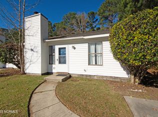 1051 Spring Villa Dr, Jacksonville, NC 28540