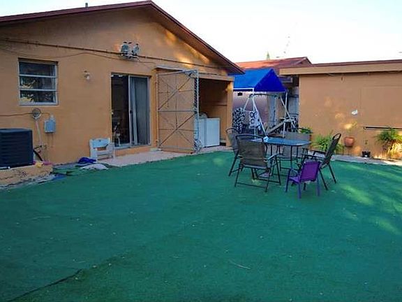 3rd image of 1728 NW 15th St