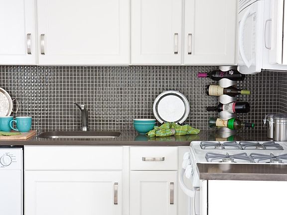 2nd image of 5242 S Hyde Park Blvd #811