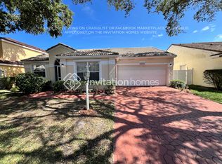10113 Oak Bark Ln, Palm Beach Gardens, FL 33410