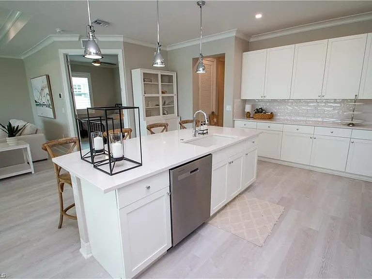 251 Indies Dr E #202 — Photo 12