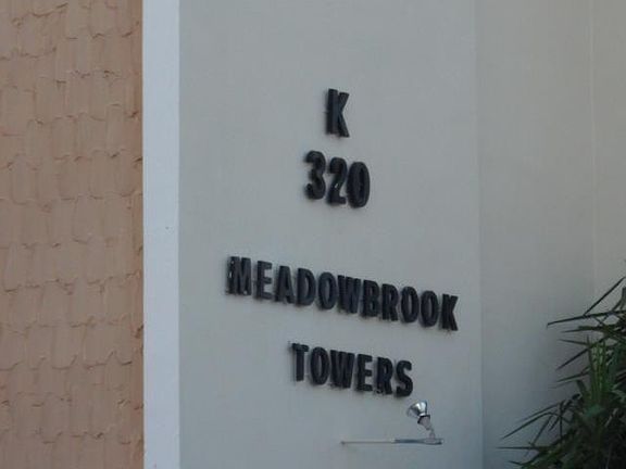 5th image of 320 NE 12th Ave APT 202