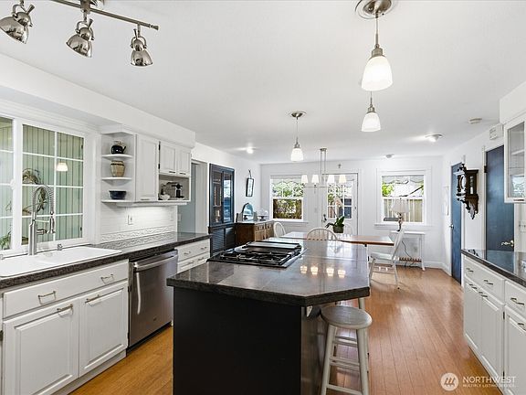 2nd image of 12841 NE 113th Street