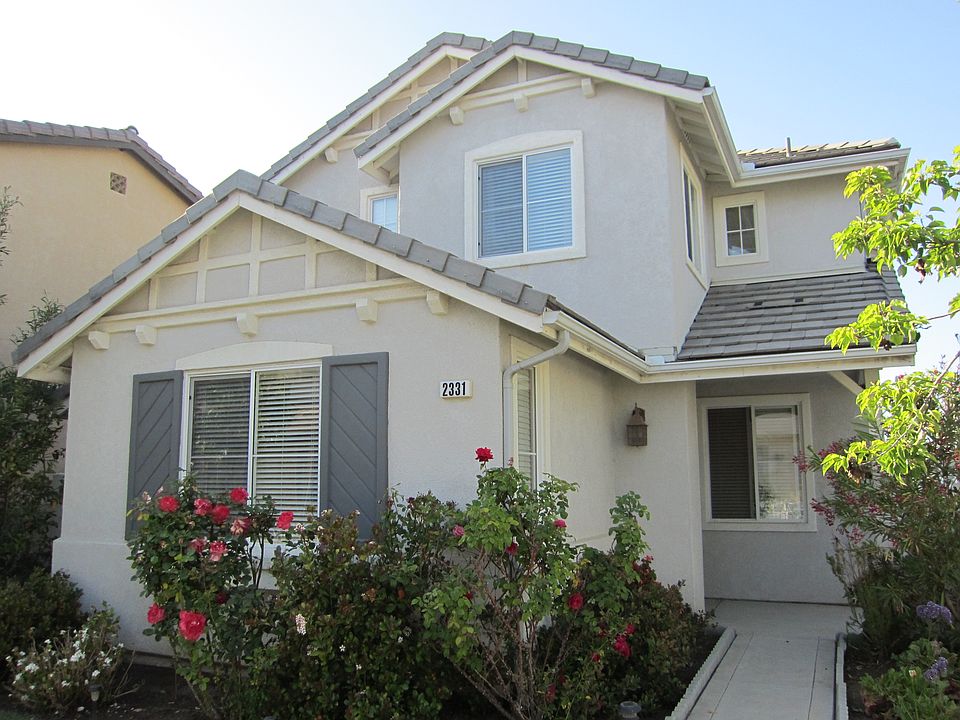 Front view & Rose Bushes