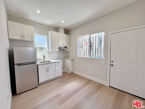 5th image of 446 W 88th St #1/2