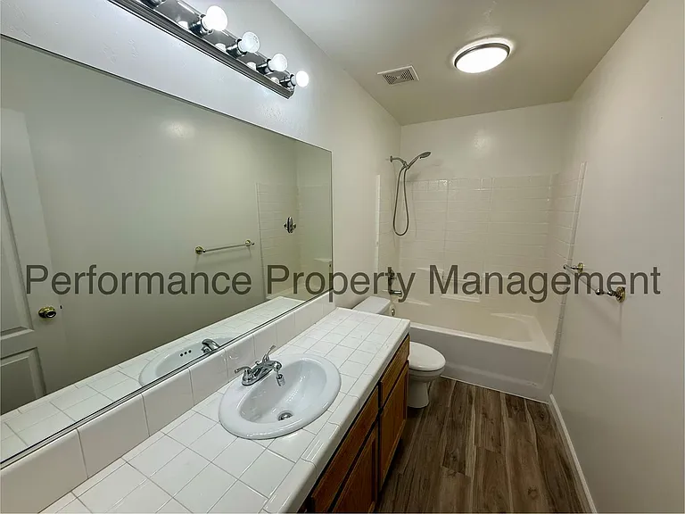 4310 Almond Grove Ln — Photo 17
