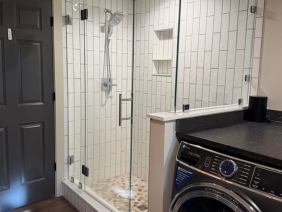 4th image of 103 Shoreline Cir