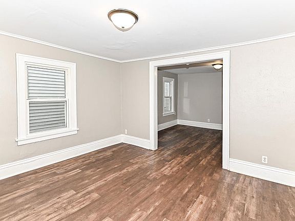 3rd image of 1218 N Memorial DRIVE