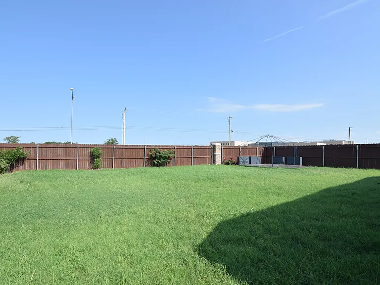 1250 Lakeway Crossing Dr — Photo 22
