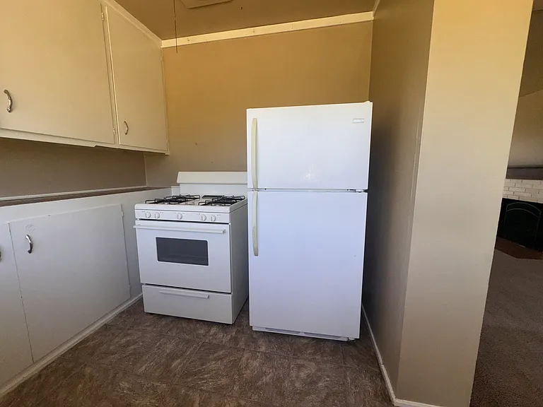 1625 Gates St — Photo 10