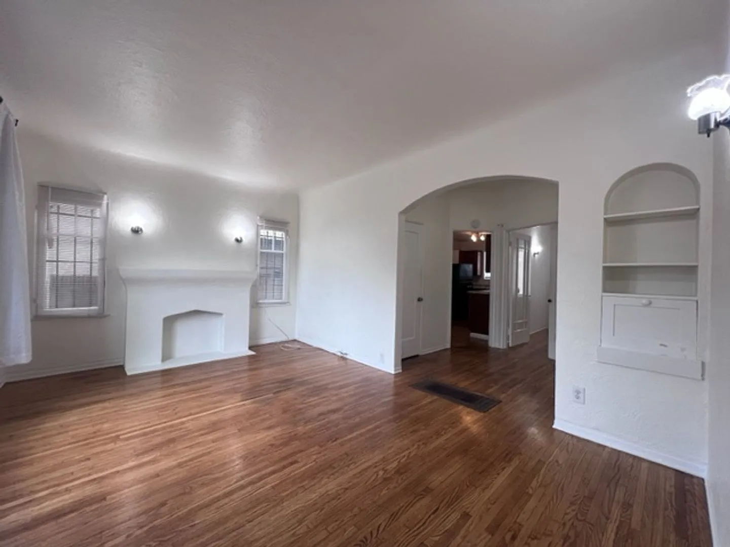 416 W Burnett St — Photo 4