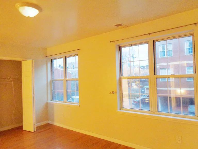 1116 Buttonwood St #B — Photo 7