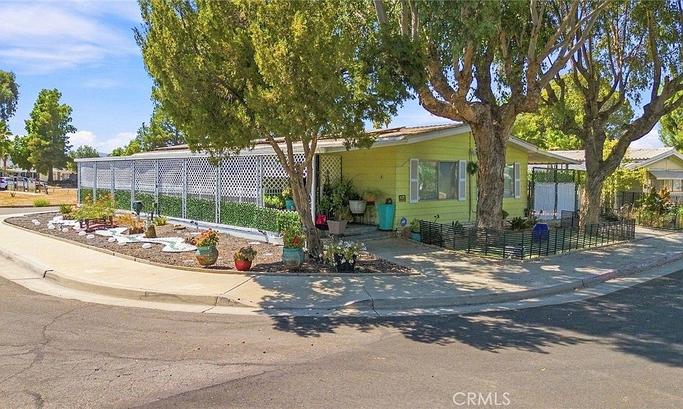 1st image of 643 Mariposa Dr