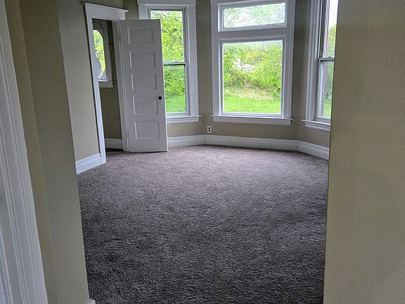 4th image of 4528 Van Dyke St #2