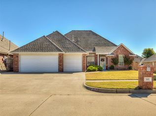 905 Majestic St, Yukon, OK 73099