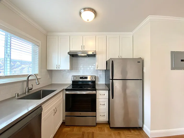 1175 Clayton St — Photo 6