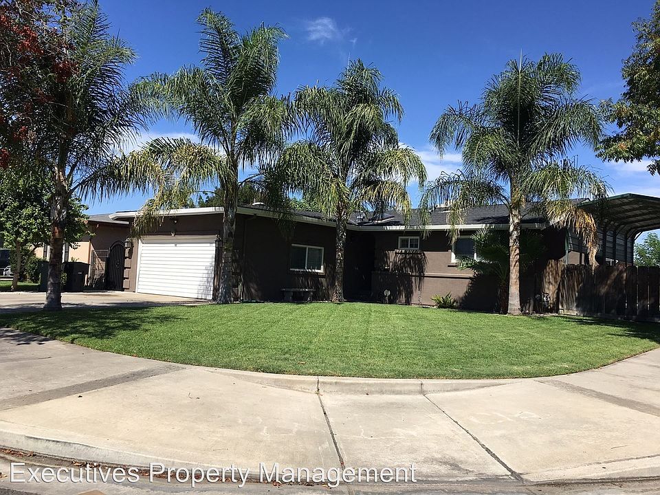 1st image of 511 Village Circle Dr