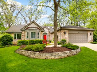 104 Creekside Ct, Saint Charles, IL 60174