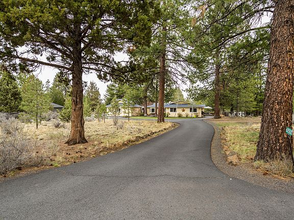 3rd image of 60500 Tall Pine Ave