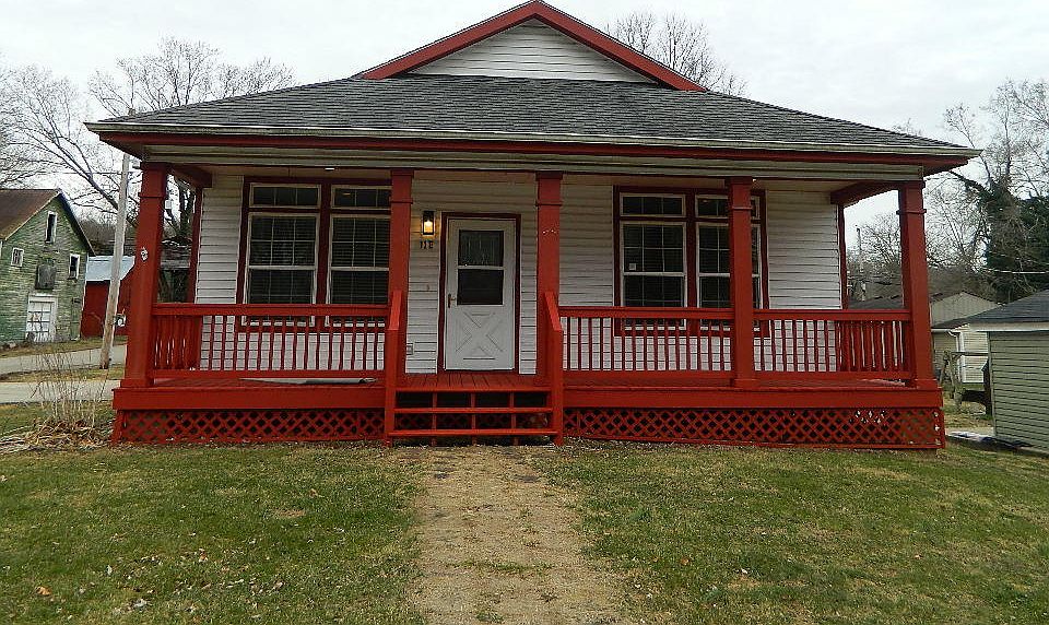 1st image of 11 E Main St