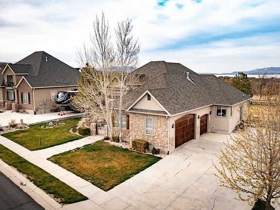 3rd image of 162 E Sandpiper Ln