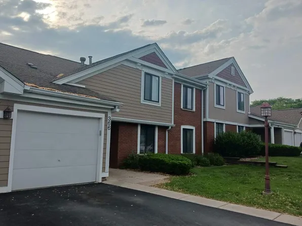 366 Pinetree Ln, Schaumburg, IL 60193