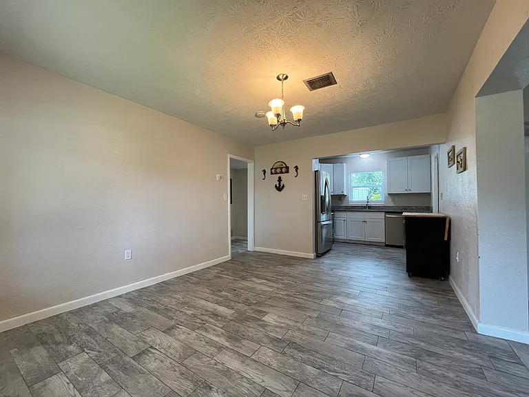 Living/dining area