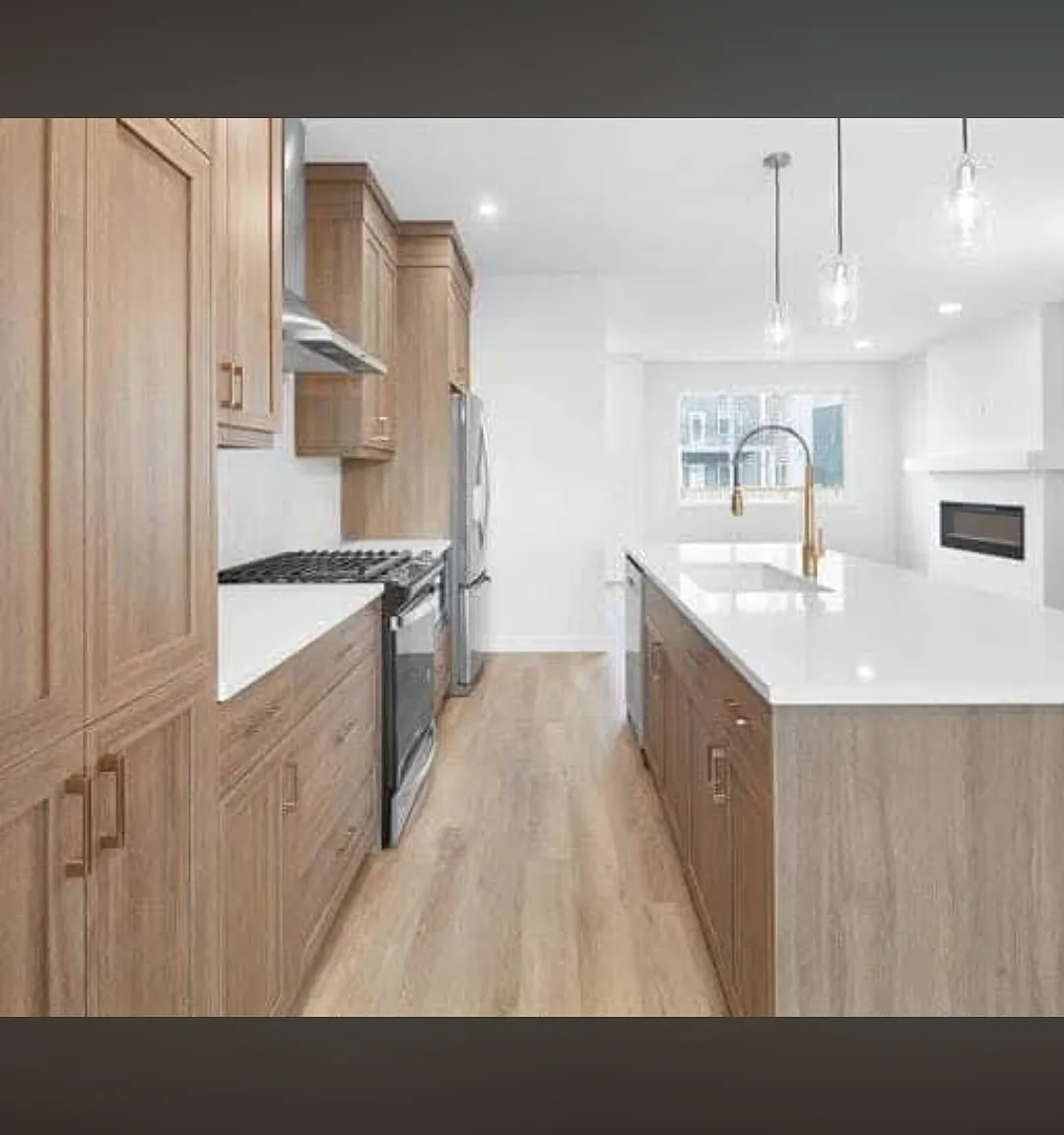 3 bed, 2.5 bath, 1600 sqft, $2,400 — Photo 1