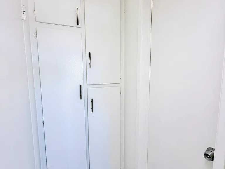 13635 Runnymede St #8 — Photo 9