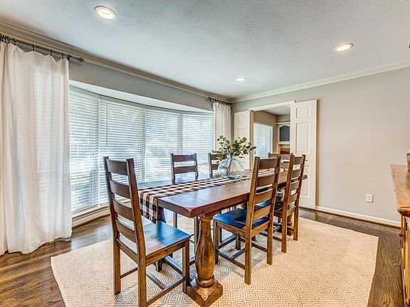 Formal dining room