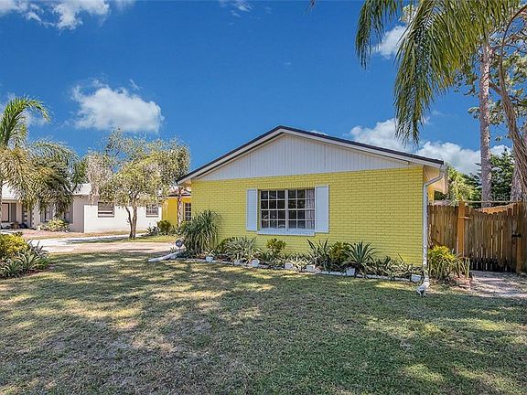 3rd image of 6409 Santa Monica Dr