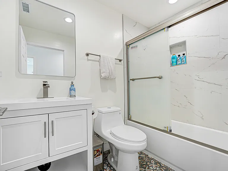 5554 Capistrano Ave — Photo 5