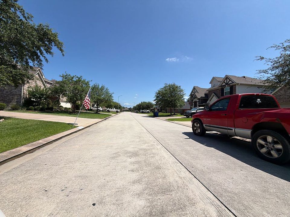 1st image of 25310 Evergreen Bend Dr