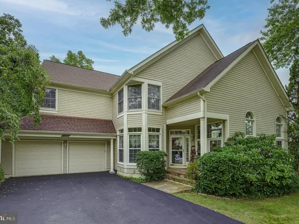 15469 Cagney Ct, Woodbridge, VA 22193