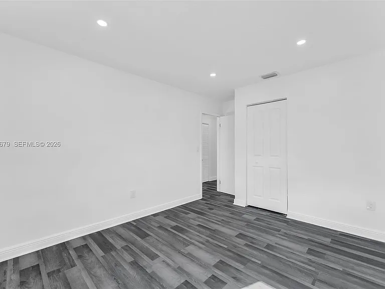 4917 SW 43rd Ter — Photo 17