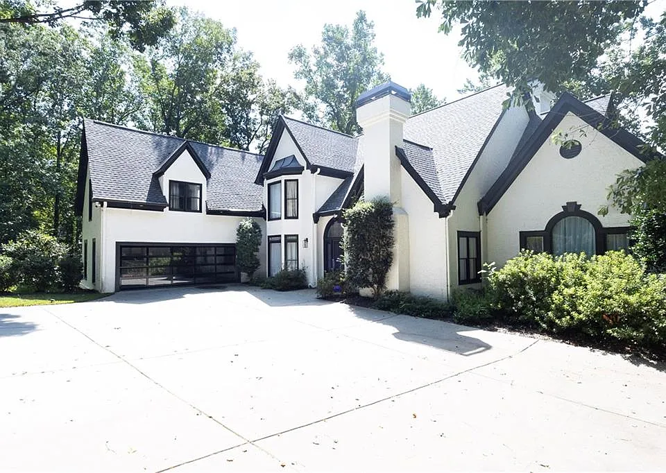700 S Brighton Ct NW