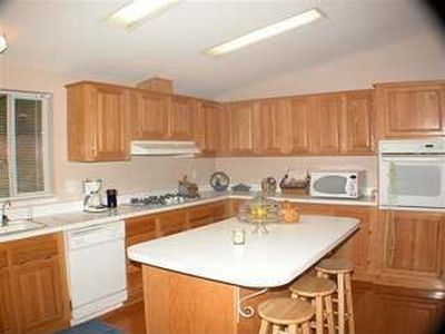 15501 Penfold Pl, Grass Valley, CA, 95949